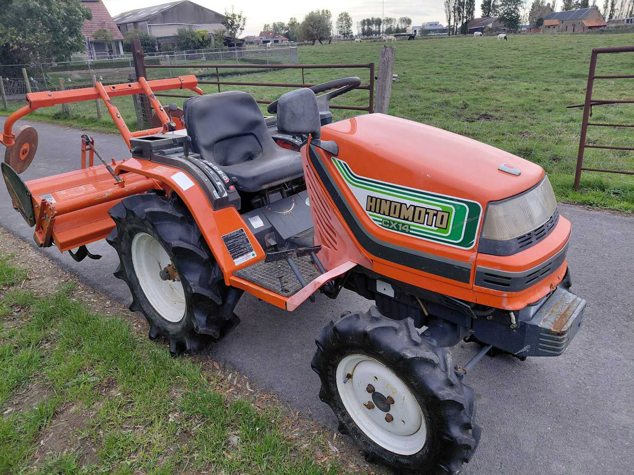 Hinomoto C14 - Tractor mic: Foto 2 Hinomoto C14 - Tractor mic: Foto 2