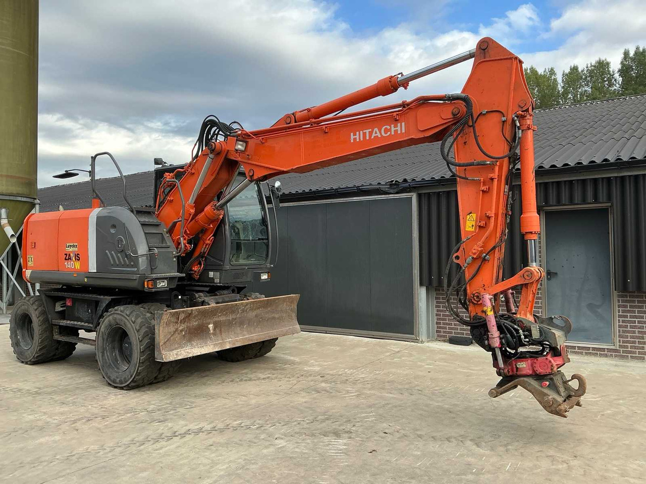 Hitachi Zaxis 140W - Excavator pe roţi: Foto 1 Hitachi Zaxis 140W - Excavator pe roţi: Foto 1