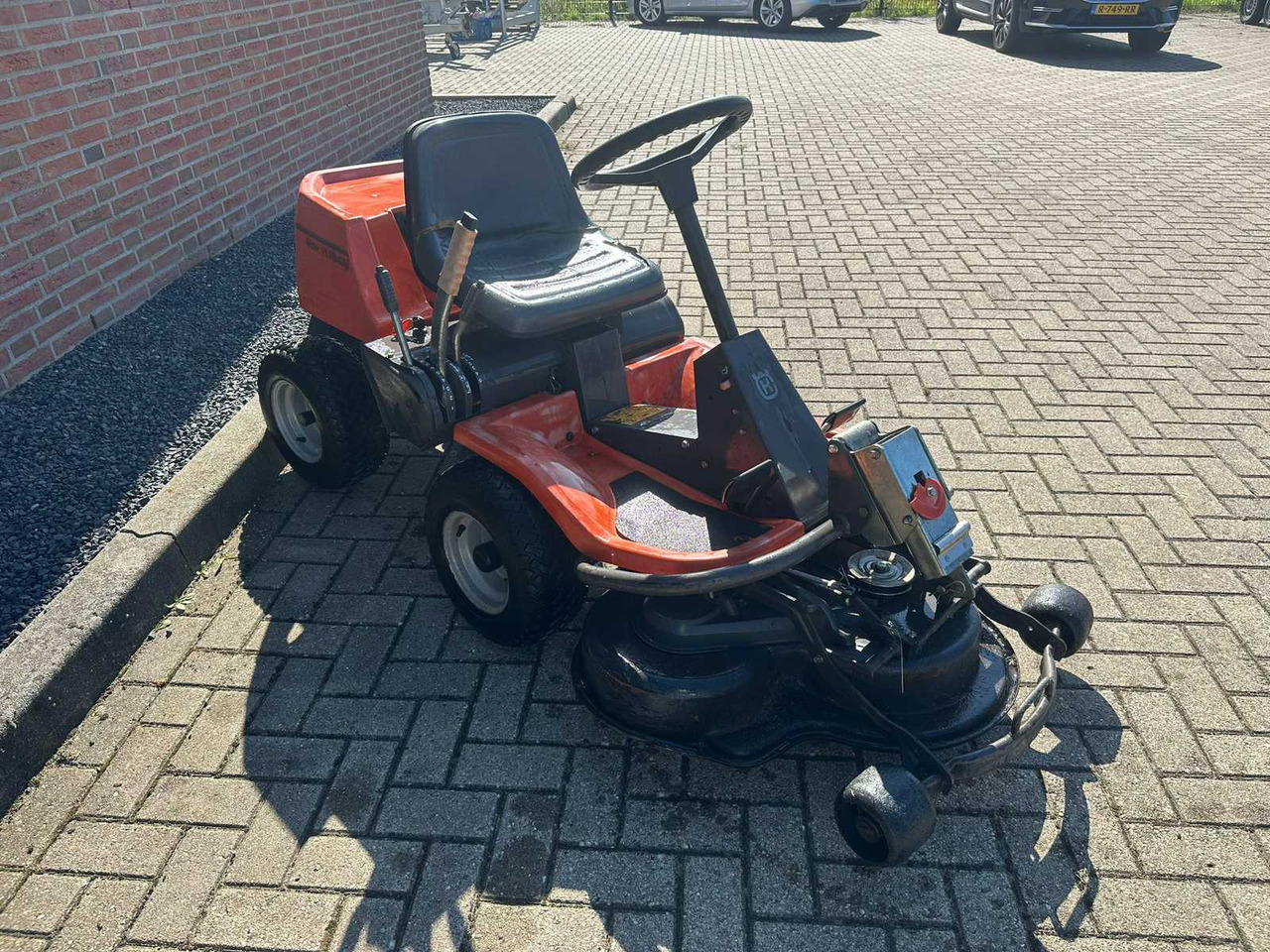 Husqvarna rider 11 - Maşină de tuns iarba: Foto 2 Husqvarna rider 11 - Maşină de tuns iarba: Foto 2