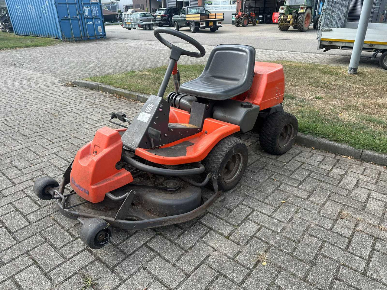 Husqvarna rider - Maşină de tuns iarba: Foto 1 Husqvarna rider - Maşină de tuns iarba: Foto 1