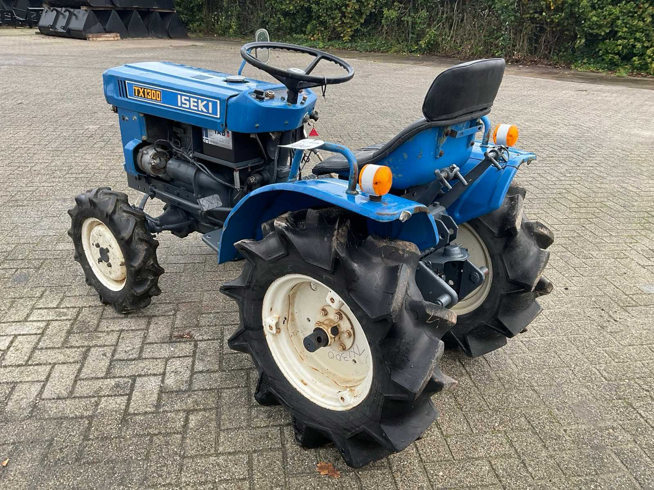 Iseki TX1300 - Tractor mic: Foto 2 Iseki TX1300 - Tractor mic: Foto 2