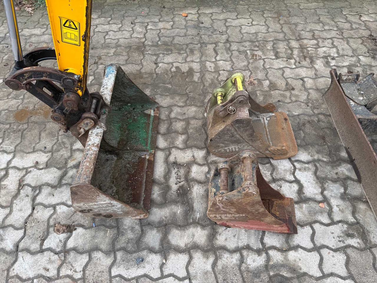 Mini excavator JCB - 16C-1 - 2022 - MINI EXCAVATOR - 3 X BUCKET: Foto 15