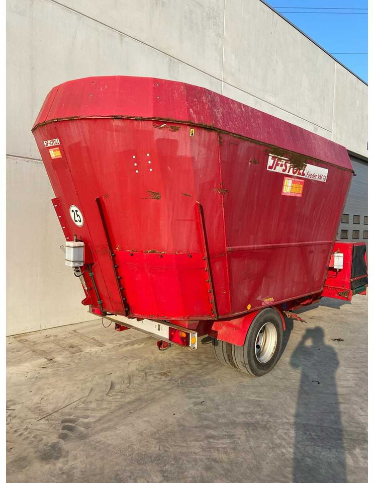 JF Stoll Feeder VM18 - Remorcă distribuit furaje: Foto 1 JF Stoll Feeder VM18 - Remorcă distribuit furaje: Foto 1