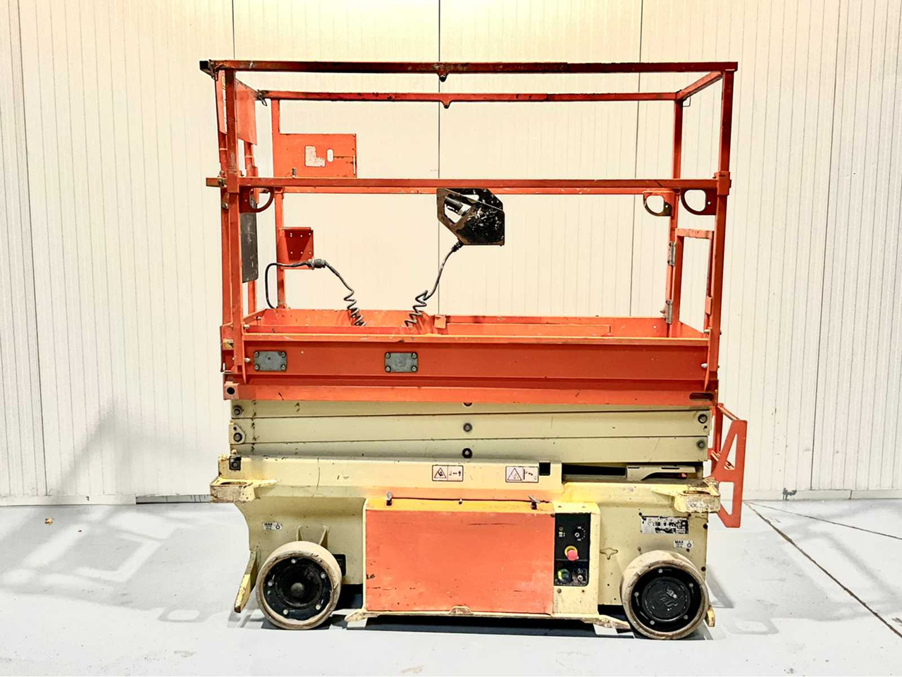 JLG -6RS - AERIAL PLATFORM, 2015, WORKING HEIGHT 7.8 METERS, 279 HOURS, SCISSOR LIFT EXTENDABLE - Autopropulsată platformă: Foto 3 JLG -6RS - AERIAL PLATFORM, 2015, WORKING HEIGHT 7.8 METERS, 279 HOURS, SCISSOR LIFT EXTENDABLE - Autopropulsată platformă: Foto 3