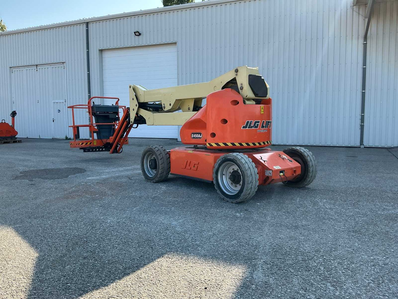 JLG E450AJ - Autopropulsată platformă: Foto 1 JLG E450AJ - Autopropulsată platformă: Foto 1