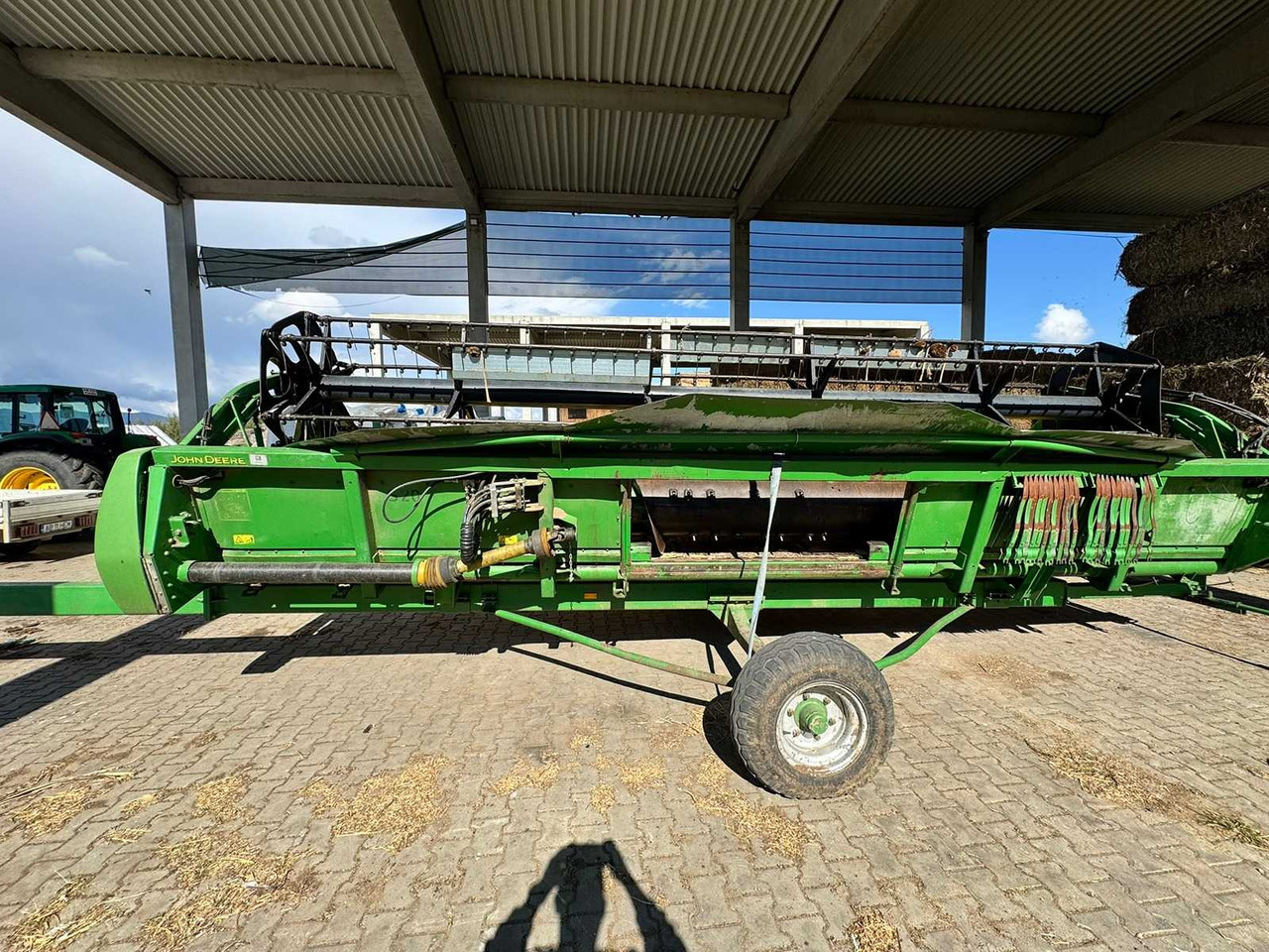 JOHN DEERE 622 - Combină de recoltat cereale: Foto 1 JOHN DEERE 622 - Combină de recoltat cereale: Foto 1
