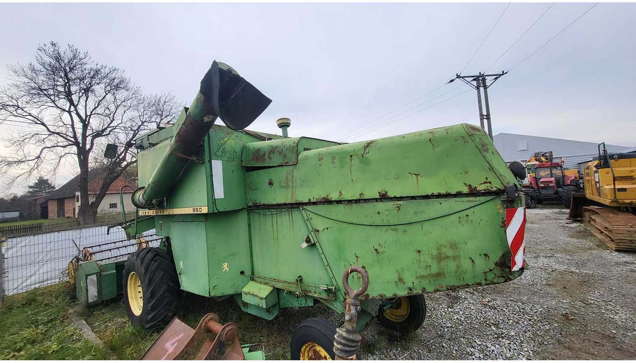 JOHN DEERE 950 COMBINE HARVESTER - Combină de recoltat cereale: Foto 4 JOHN DEERE 950 COMBINE HARVESTER - Combină de recoltat cereale: Foto 4