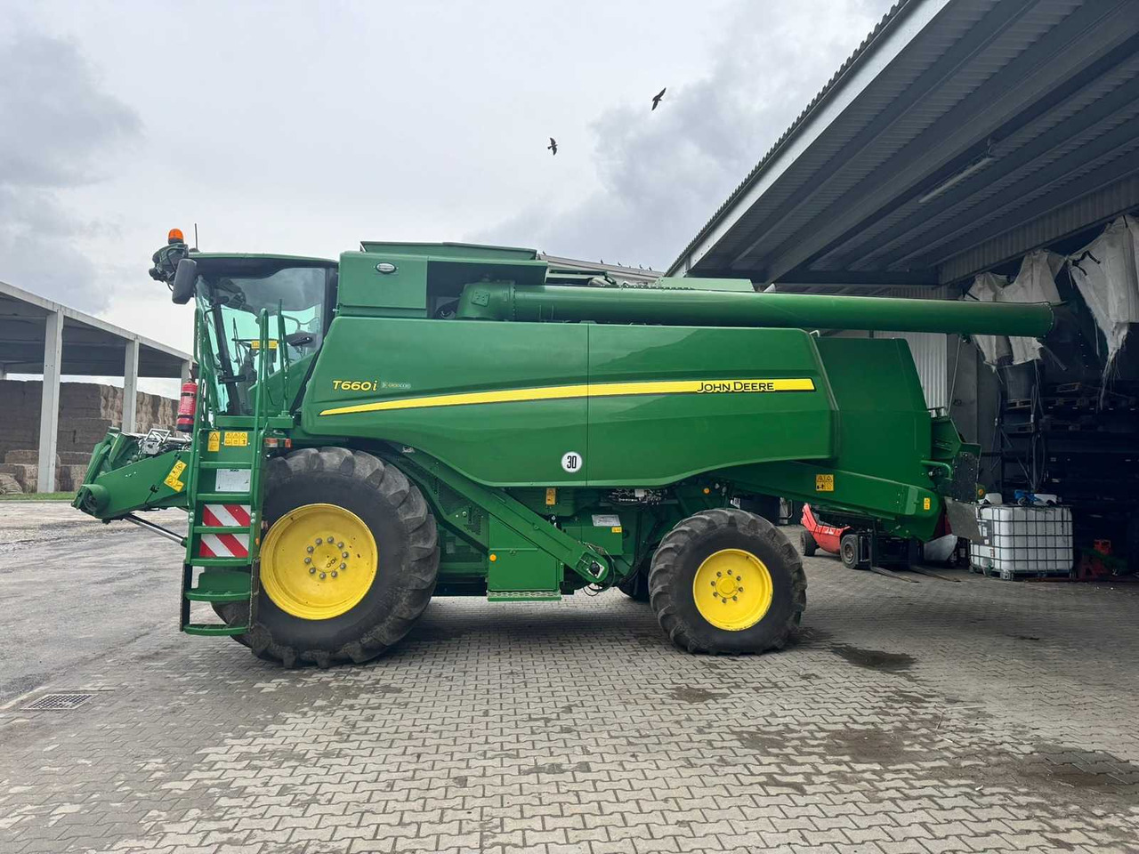 JOHN DEERE JOHN DEERE - T660I - COMBINE HARVESTER - 2024 - Combină de recoltat cereale: Foto 2 JOHN DEERE JOHN DEERE - T660I - COMBINE HARVESTER - 2024 - Combină de recoltat cereale: Foto 2