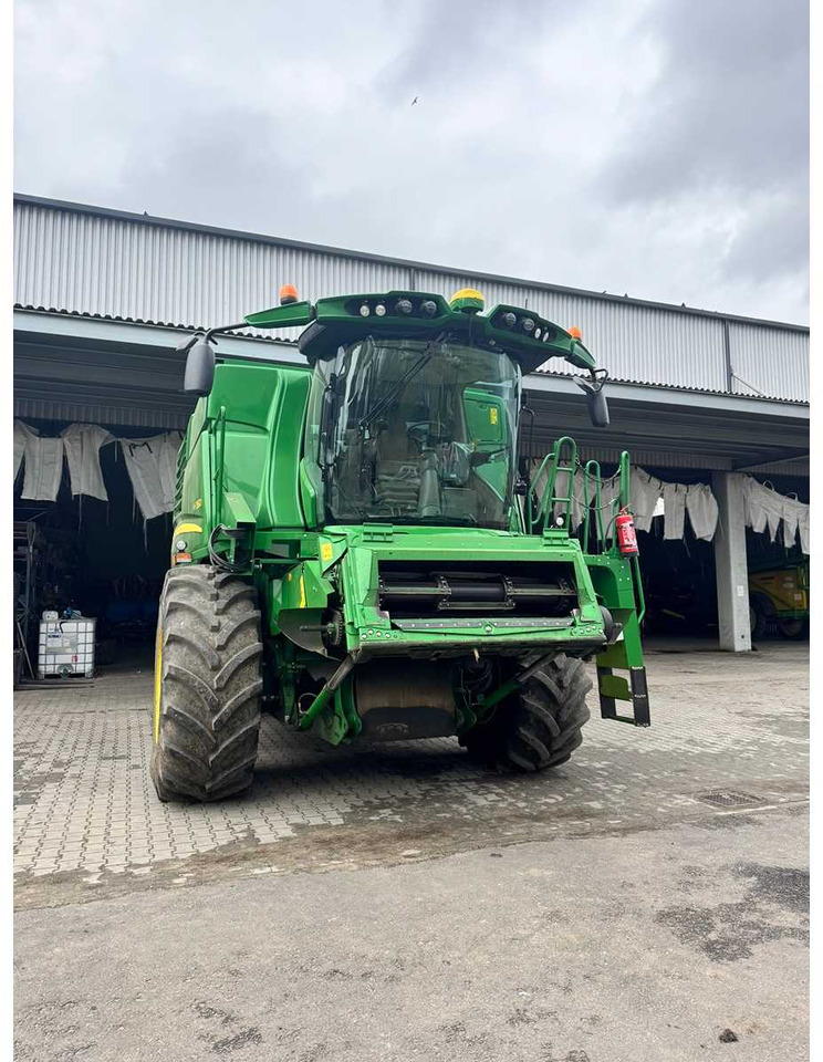 JOHN DEERE T660I - Combină de recoltat cereale: Foto 3 JOHN DEERE T660I - Combină de recoltat cereale: Foto 3