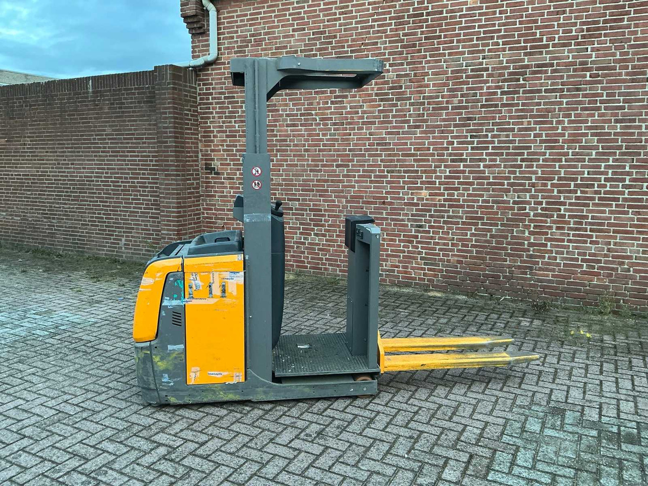 JUNGHEINRICH EKS 110 ORDER PICK TRUCK 2020 - Motostivuitor: Foto 2 JUNGHEINRICH EKS 110 ORDER PICK TRUCK 2020 - Motostivuitor: Foto 2