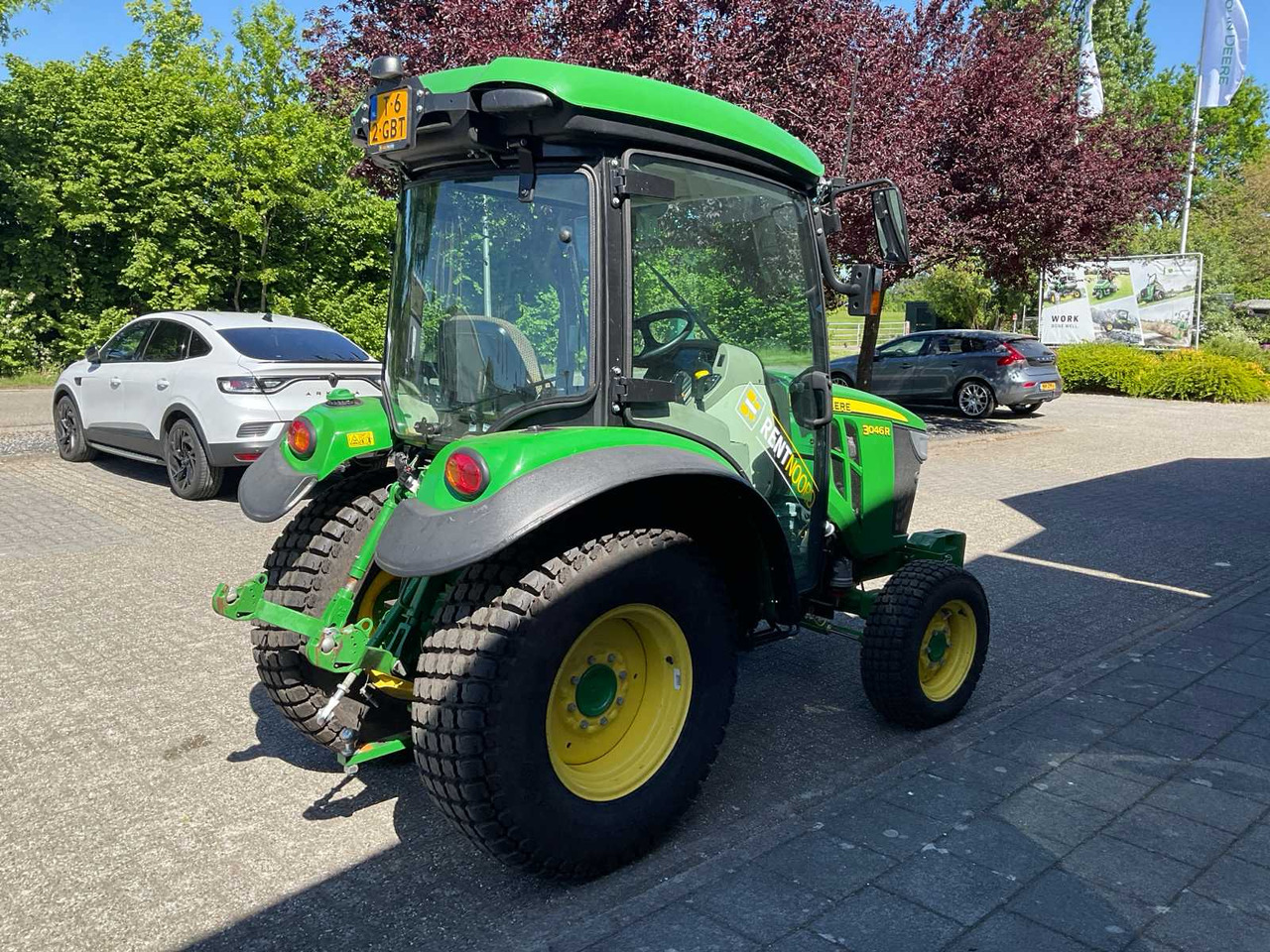 John Deere 3046R - Tractor mic: Foto 3 John Deere 3046R - Tractor mic: Foto 3