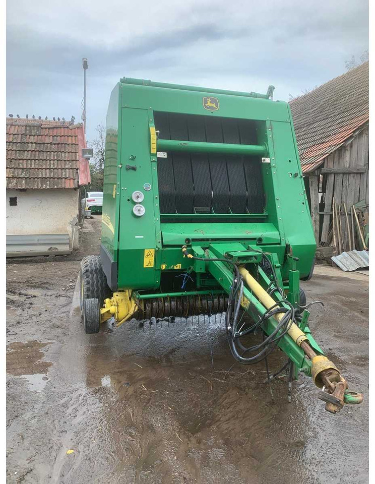John Deere 582 - Presă baloţi rotunzi: Foto 4 John Deere 582 - Presă baloţi rotunzi: Foto 4