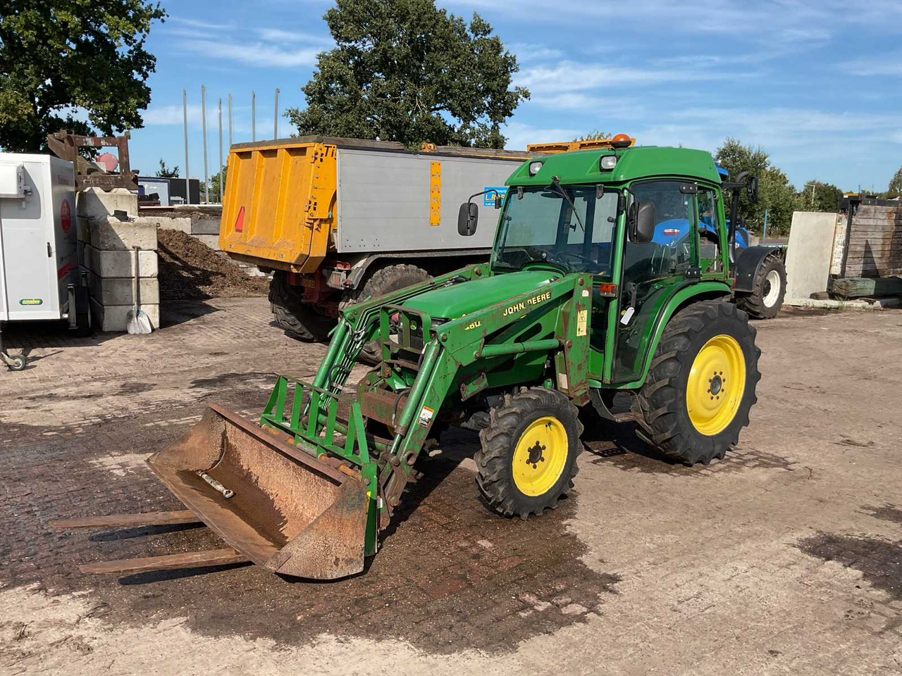 John deere 4600 - Tractor mic: Foto 1 John deere 4600 - Tractor mic: Foto 1