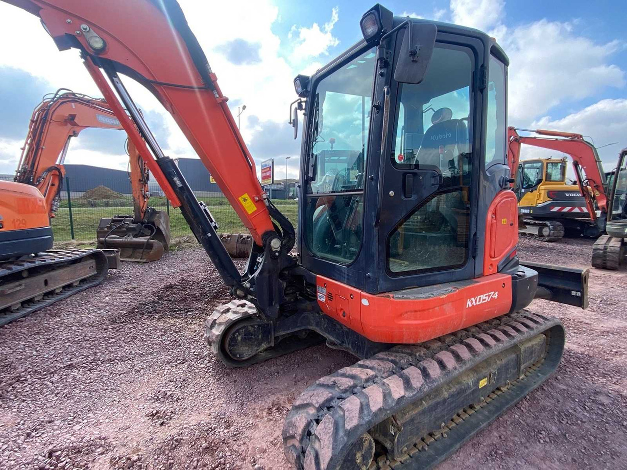 KUBOTA KX 057-4 5.5 TON MINI CRAWLER EXCAVATOR - Mini excavator: Foto 1 KUBOTA KX 057-4 5.5 TON MINI CRAWLER EXCAVATOR - Mini excavator: Foto 1