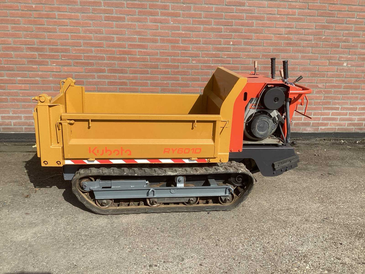 KUBOTA RY601D-3 - Autobasculantă: Foto 1 KUBOTA RY601D-3 - Autobasculantă: Foto 1