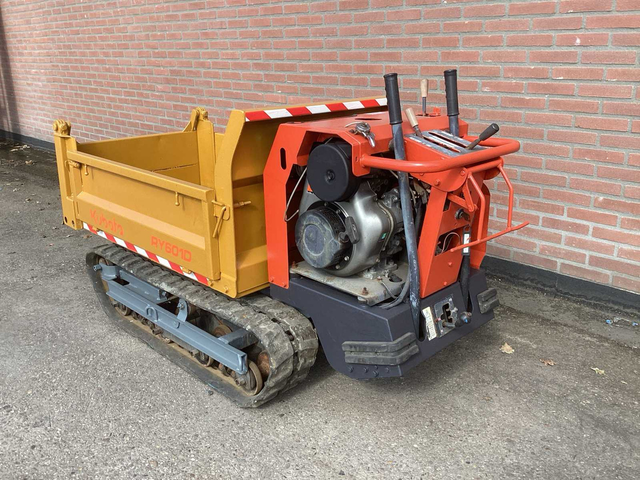 KUBOTA RY601D-3 - Autobasculantă: Foto 4 KUBOTA RY601D-3 - Autobasculantă: Foto 4