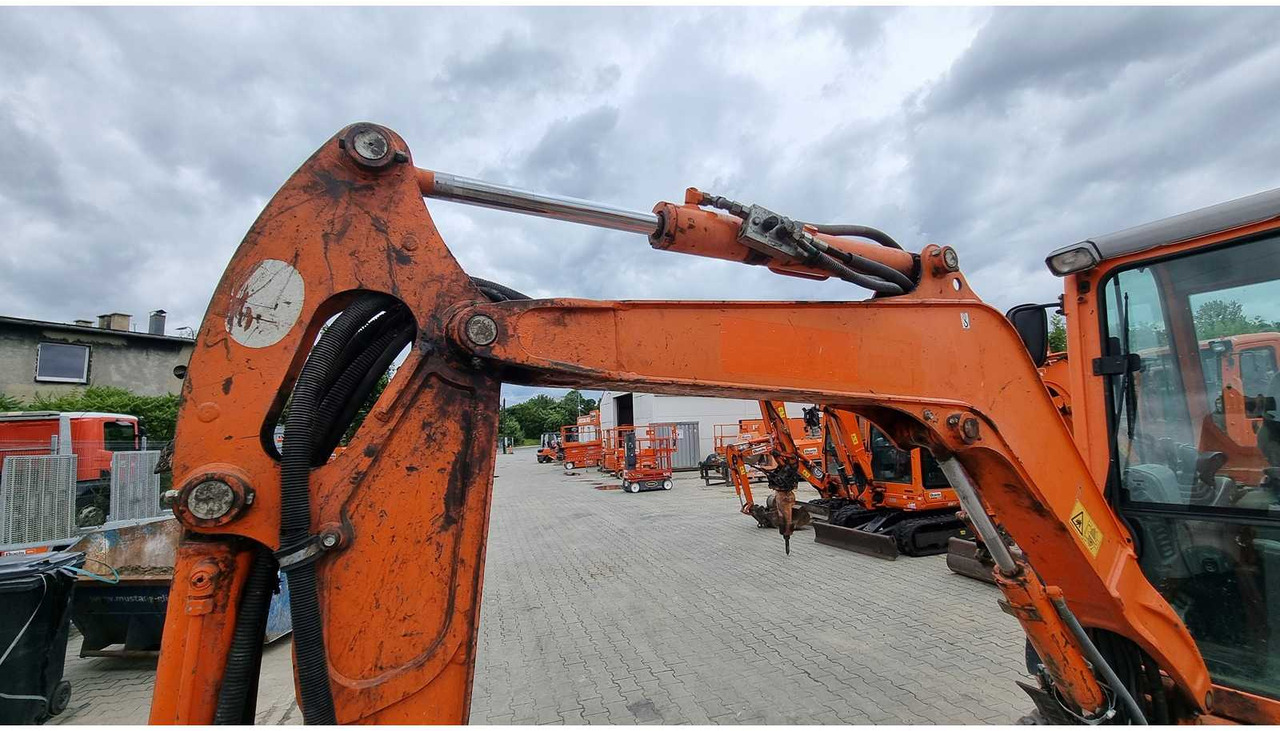 KUBOTA U27-4 - Mini excavator: Foto 5 KUBOTA U27-4 - Mini excavator: Foto 5