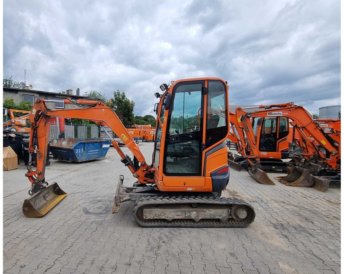KUBOTA U27-4 - Mini excavator: Foto 1 KUBOTA U27-4 - Mini excavator: Foto 1