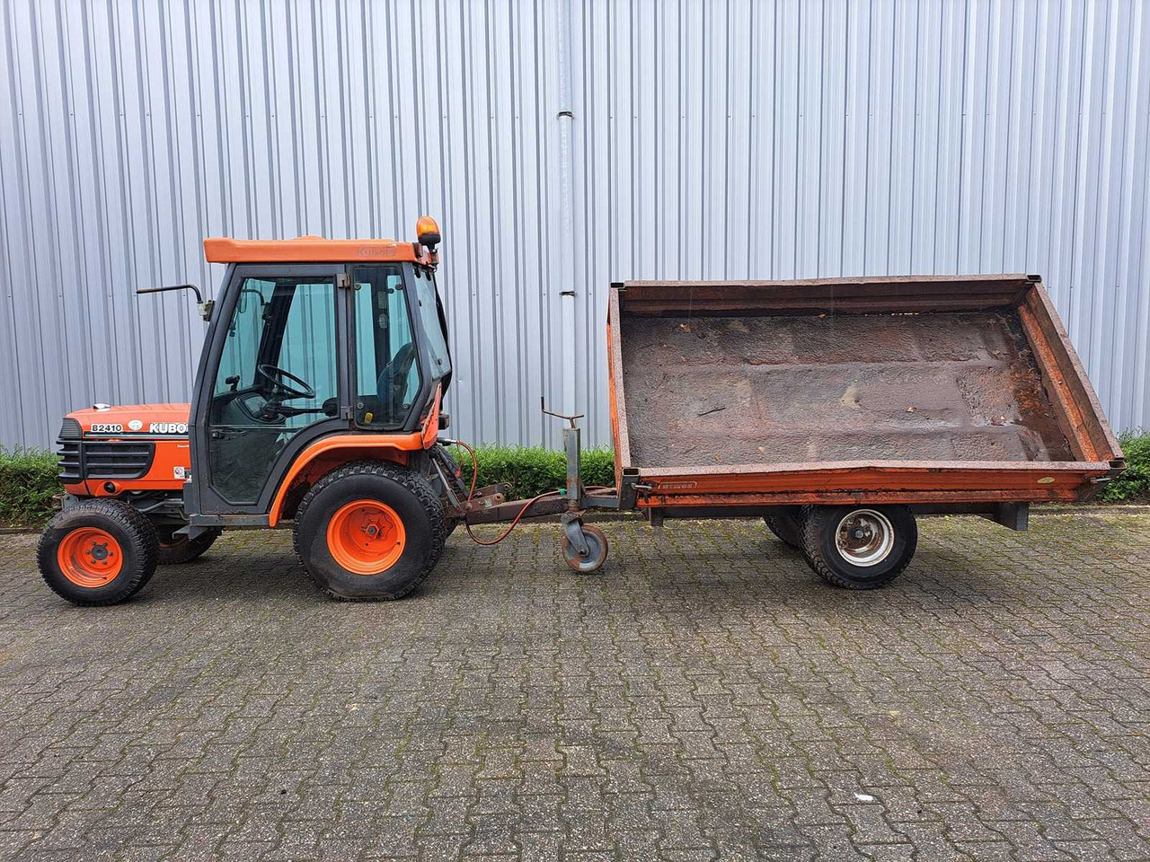 Kubota B2410 - Tractor mic: Foto 3 Kubota B2410 - Tractor mic: Foto 3