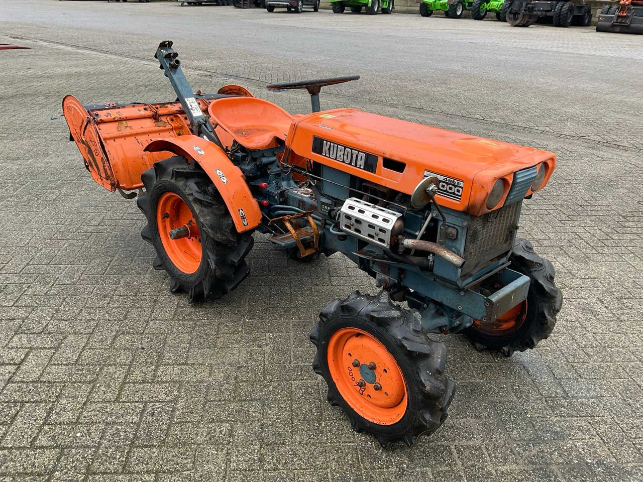 Kubota B6000 - Tractor mic: Foto 4 Kubota B6000 - Tractor mic: Foto 4