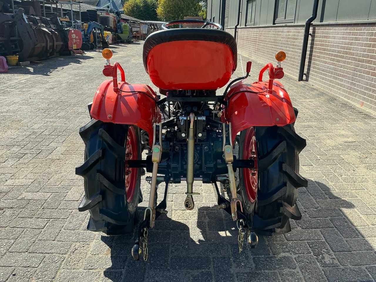 Kubota B7001 - Tractor mic: Foto 5 Kubota B7001 - Tractor mic: Foto 5