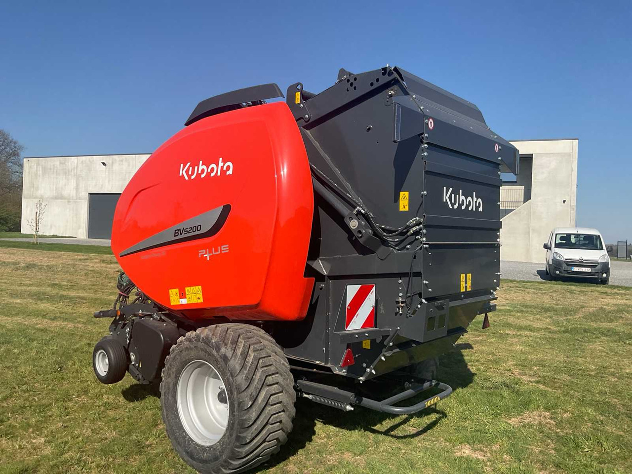 Kubota BV5200 - Presă baloţi rotunzi: Foto 3 Kubota BV5200 - Presă baloţi rotunzi: Foto 3