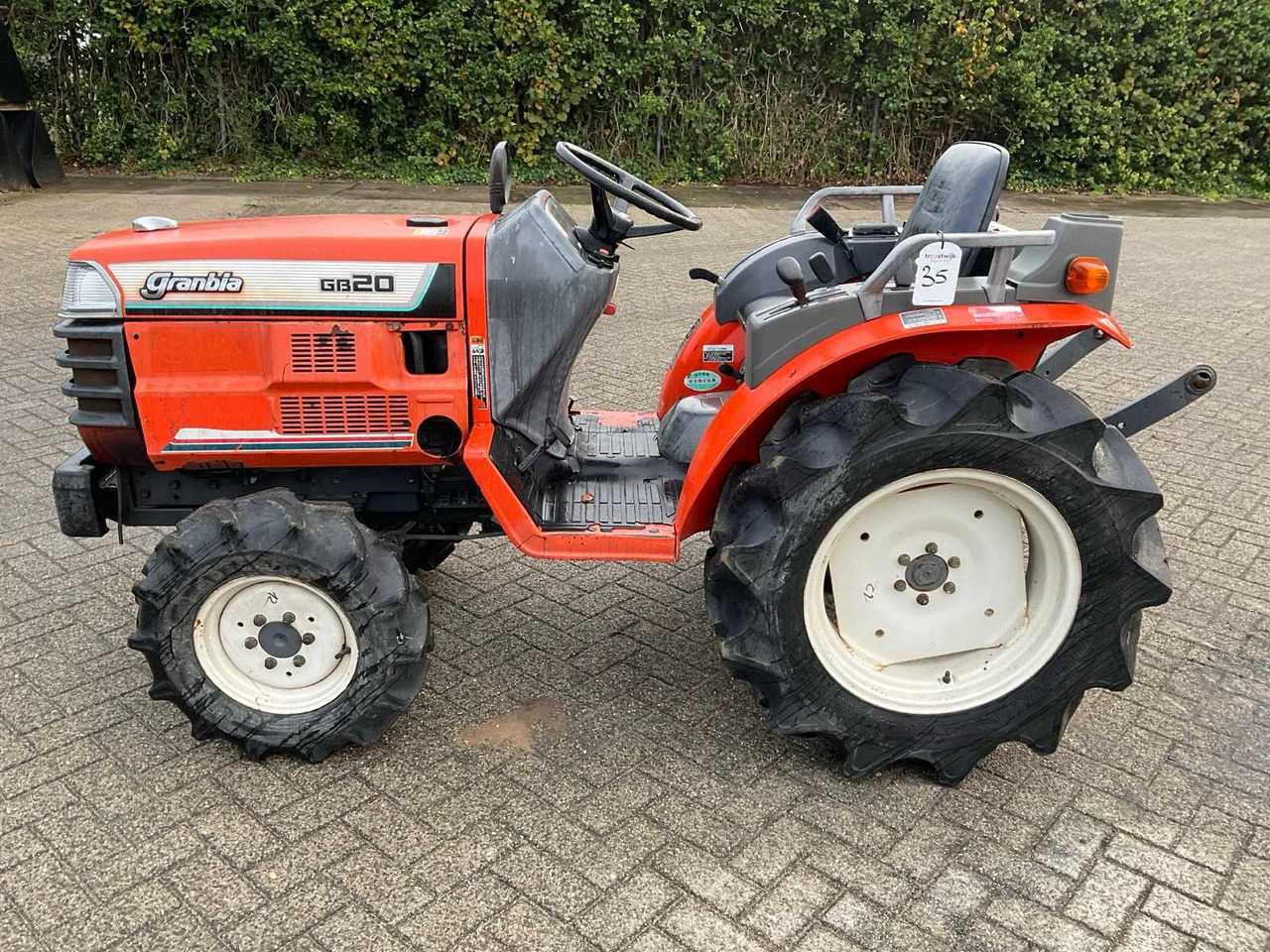 Kubota Granbia GB20 - Tractor mic: Foto 5 Kubota Granbia GB20 - Tractor mic: Foto 5