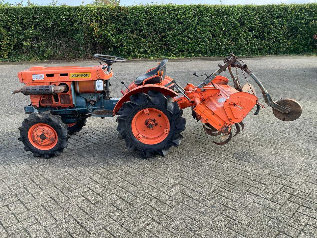 Kubota ZB7001 - Tractor mic: Foto 5 Kubota ZB7001 - Tractor mic: Foto 5
