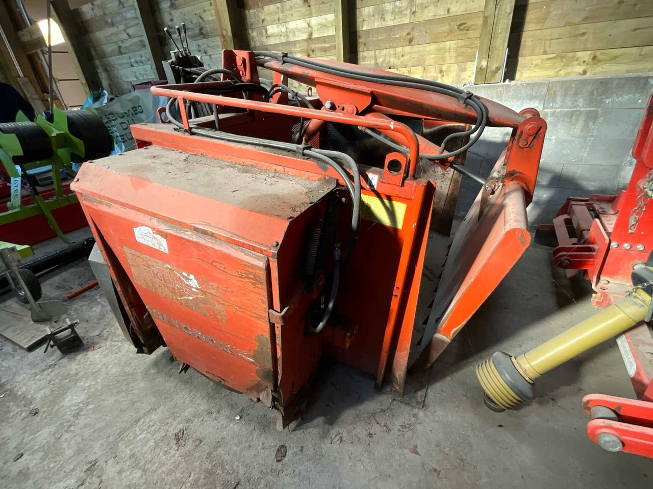 Kuhn Polycrok - Utilaje de creştere vite: Foto 3 Kuhn Polycrok - Utilaje de creştere vite: Foto 3