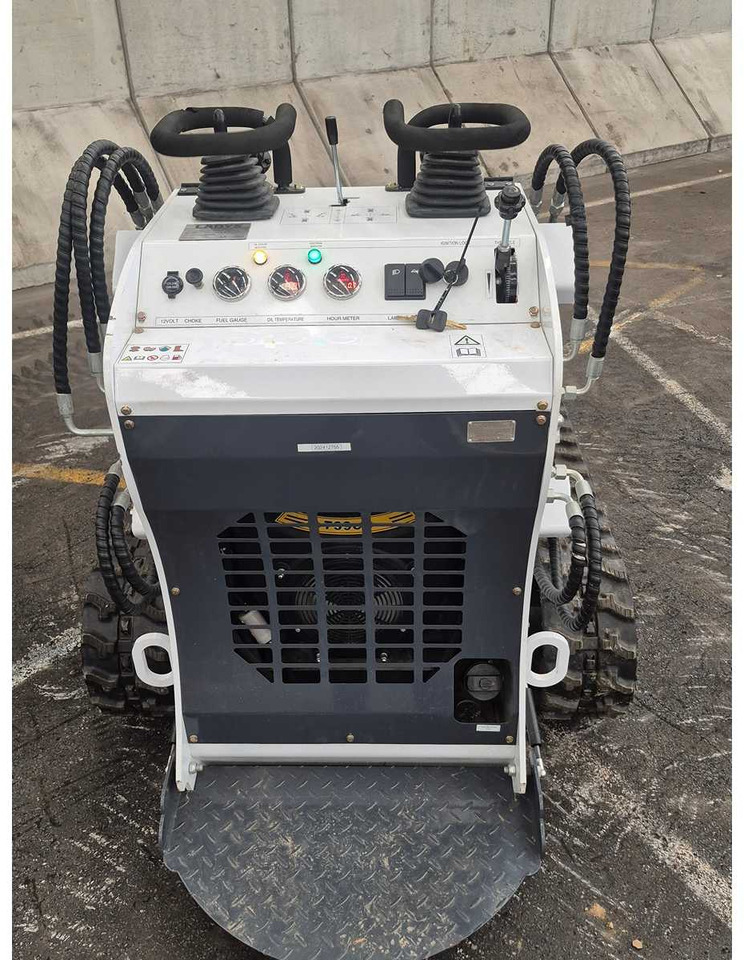 LADYS - 2025 - LA380 - SKID STEER LOADER - Mini încărcător pe şenile: Foto 3 LADYS - 2025 - LA380 - SKID STEER LOADER - Mini încărcător pe şenile: Foto 3