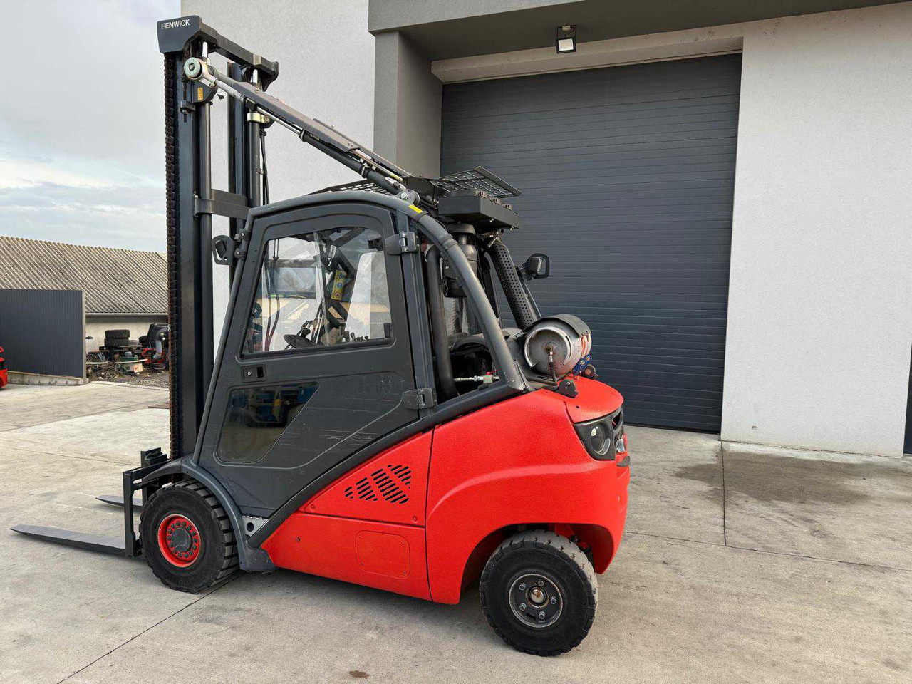 LINDE - H35T-01 - FORKLIFT TRUCKS - 2011 - Motostivuitor: Foto 3 LINDE - H35T-01 - FORKLIFT TRUCKS - 2011 - Motostivuitor: Foto 3