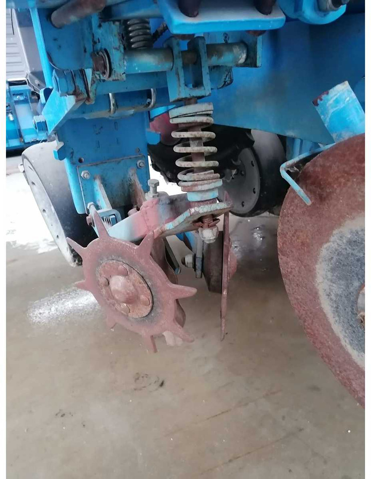 MONOSEM - Maşină agricole pentru semanat: Foto 3 MONOSEM - Maşină agricole pentru semanat: Foto 3