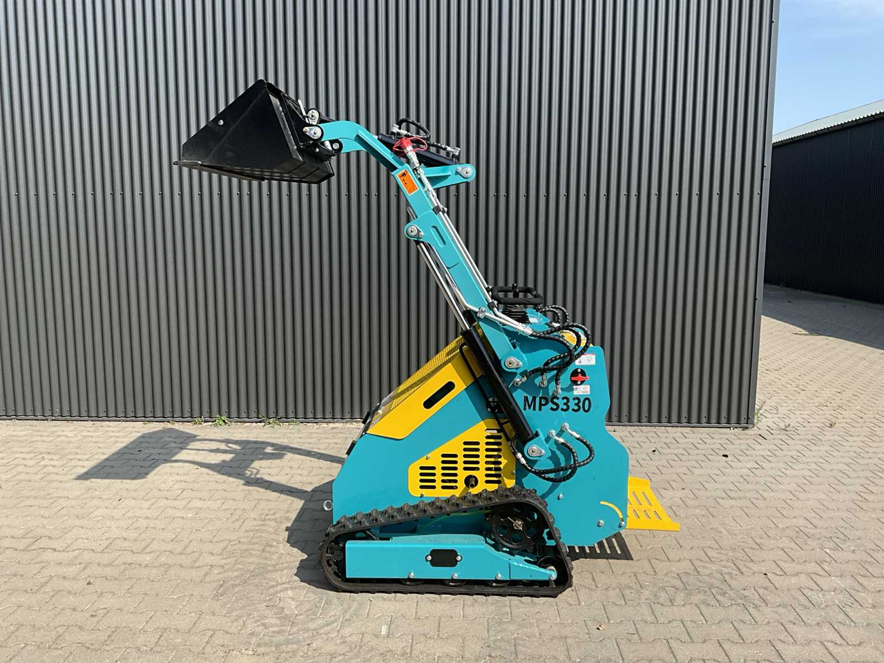 Mach Pro MP-S330 - Mini încărcător: Foto 1 Mach Pro MP-S330 - Mini încărcător: Foto 1