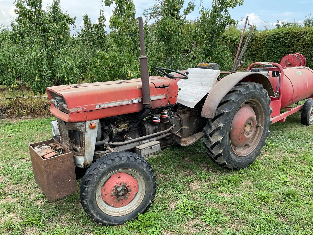 Massey Ferguson 135 - Tractor agricol: Foto 1 Massey Ferguson 135 - Tractor agricol: Foto 1