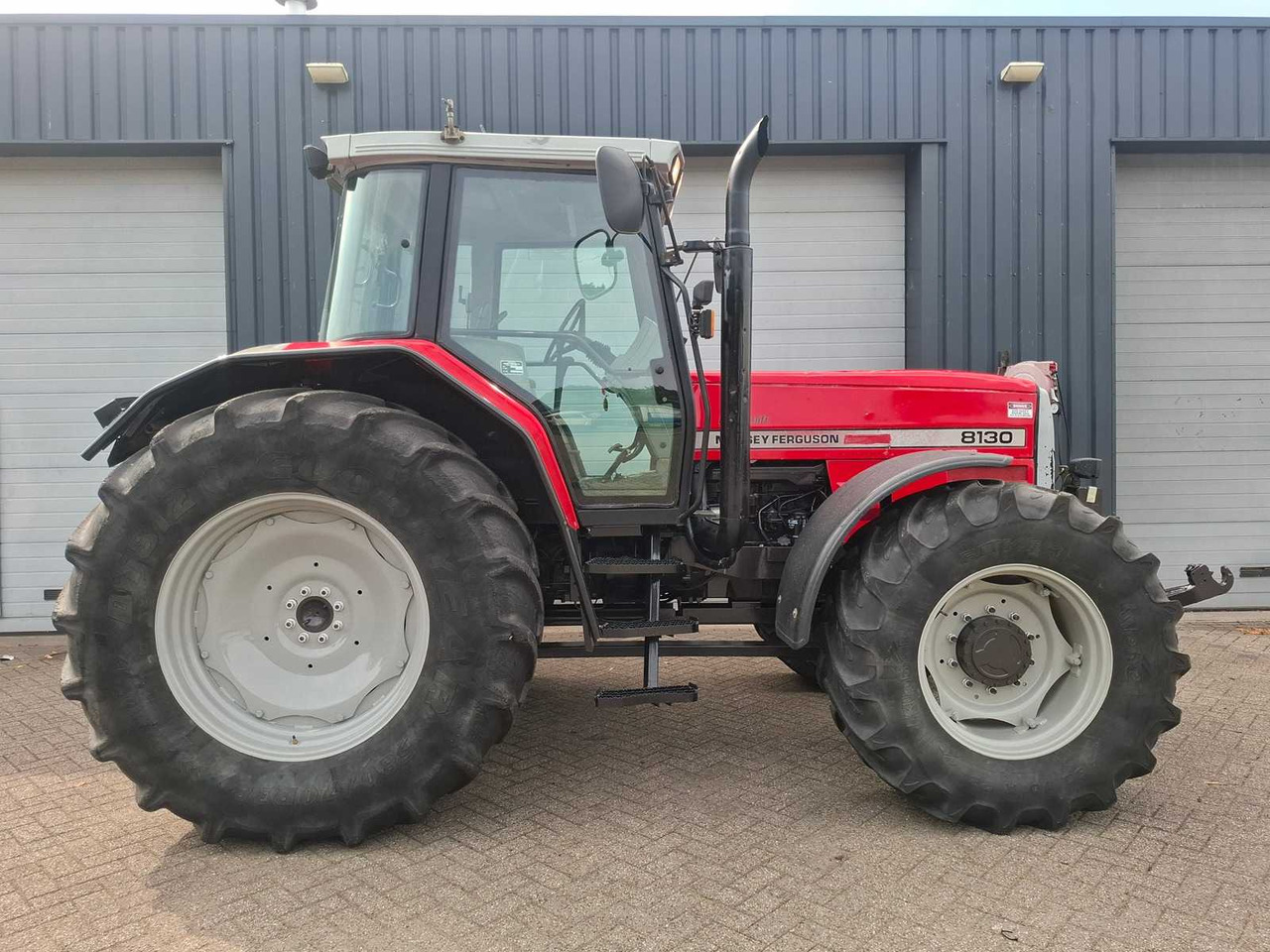Massey Ferguson 8130 Dynashift - Tractor agricol: Foto 4 Massey Ferguson 8130 Dynashift - Tractor agricol: Foto 4