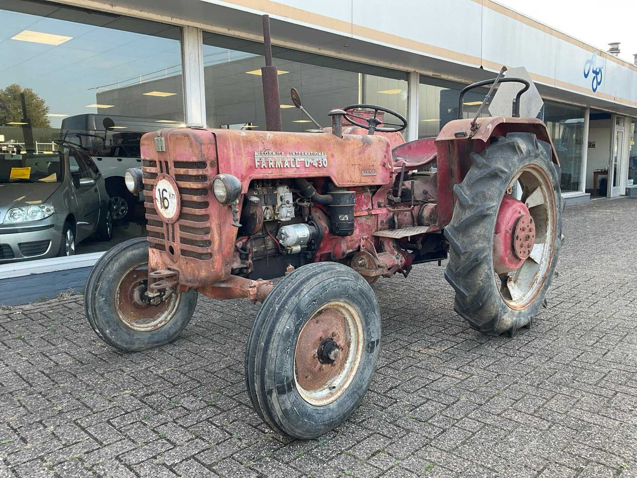 Mc Cormick International Farmall D-430 - Tractor agricol: Foto 1 Mc Cormick International Farmall D-430 - Tractor agricol: Foto 1