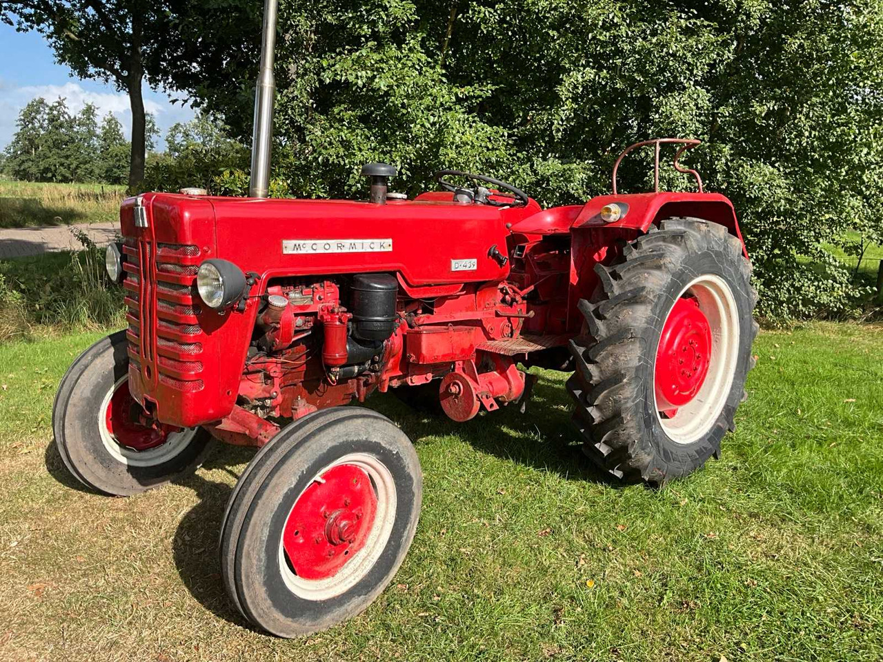 McCormick D-432 - Tractor agricol: Foto 1 McCormick D-432 - Tractor agricol: Foto 1