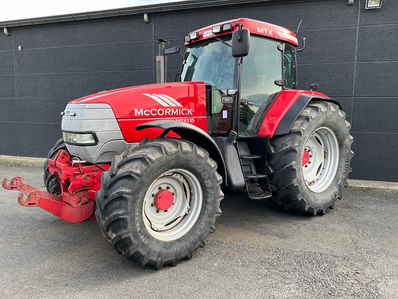 McCormick MTX135 - Tractor agricol: Foto 1 McCormick MTX135 - Tractor agricol: Foto 1