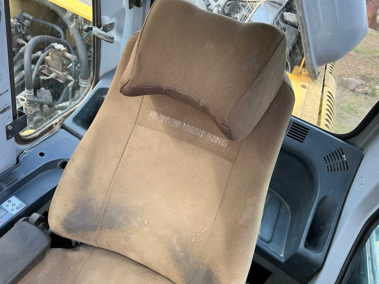 NEW HOLLAND KOBELCO E 215B - Excavator pe şenile: Foto 5 NEW HOLLAND KOBELCO E 215B - Excavator pe şenile: Foto 5