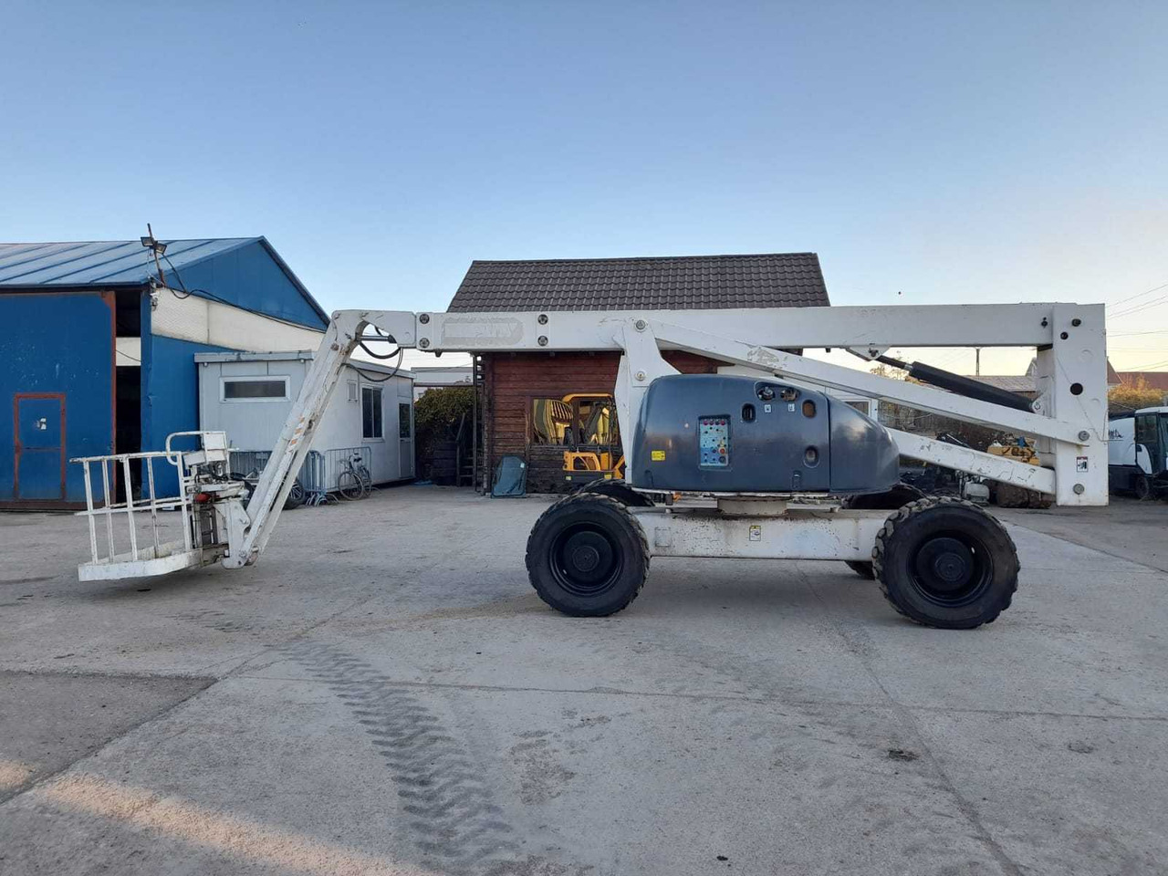 PINGUELY- HAULOTTE - HA20PX - AERIAL WORK PLATFORMS - 2004 - Autopropulsată platformă: Foto 4 PINGUELY- HAULOTTE - HA20PX - AERIAL WORK PLATFORMS - 2004 - Autopropulsată platformă: Foto 4