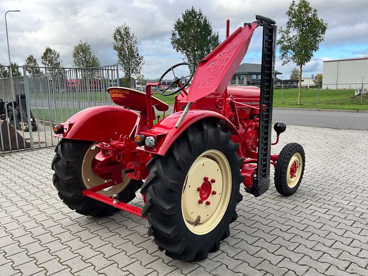 Porsche Junior 108L - Tractor agricol: Foto 3 Porsche Junior 108L - Tractor agricol: Foto 3