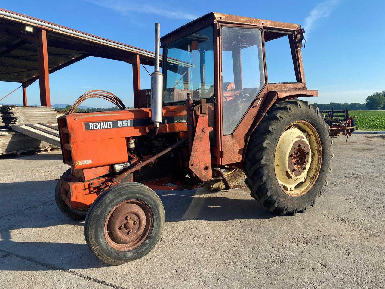 Renault 651 - Tractor comunal: Foto 1 Renault 651 - Tractor comunal: Foto 1