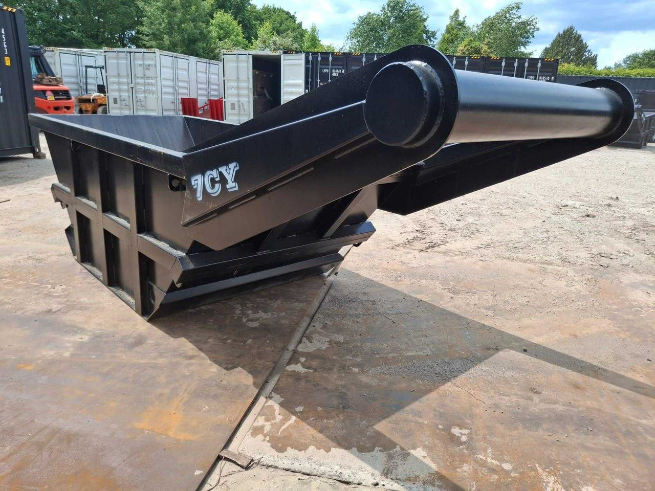 Rhino-cross 7 kuub - Container skip: Foto 5 Rhino-cross 7 kuub - Container skip: Foto 5