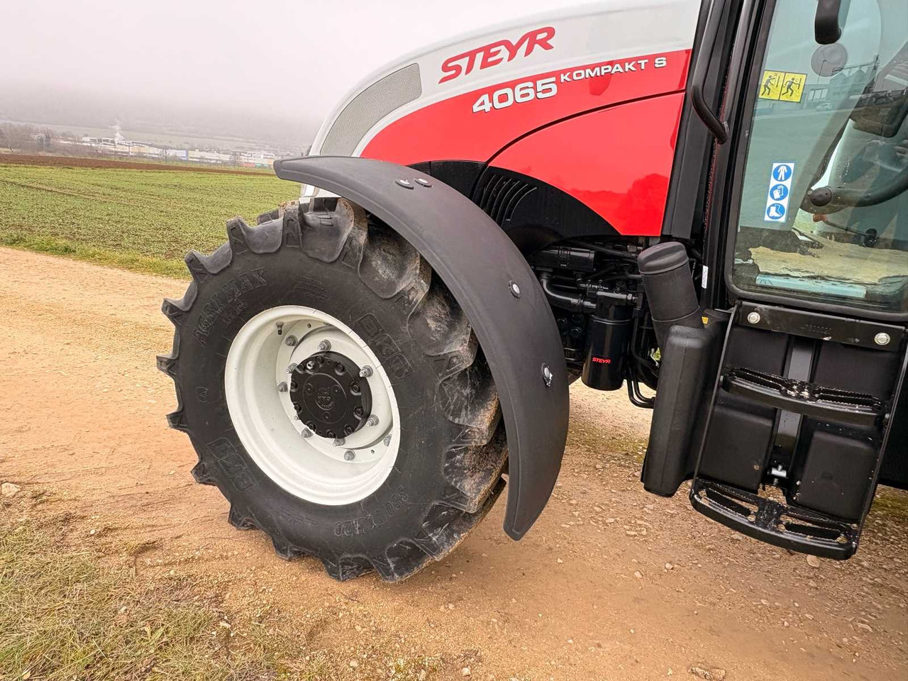 Tractor agricol STEYR 4065 S - COMPACT ALL-WHEEL DRIVE TRACTOR (2022): Foto 39 Tractor agricol STEYR 4065 S - COMPACT ALL-WHEEL DRIVE TRACTOR (2022): Foto 39
