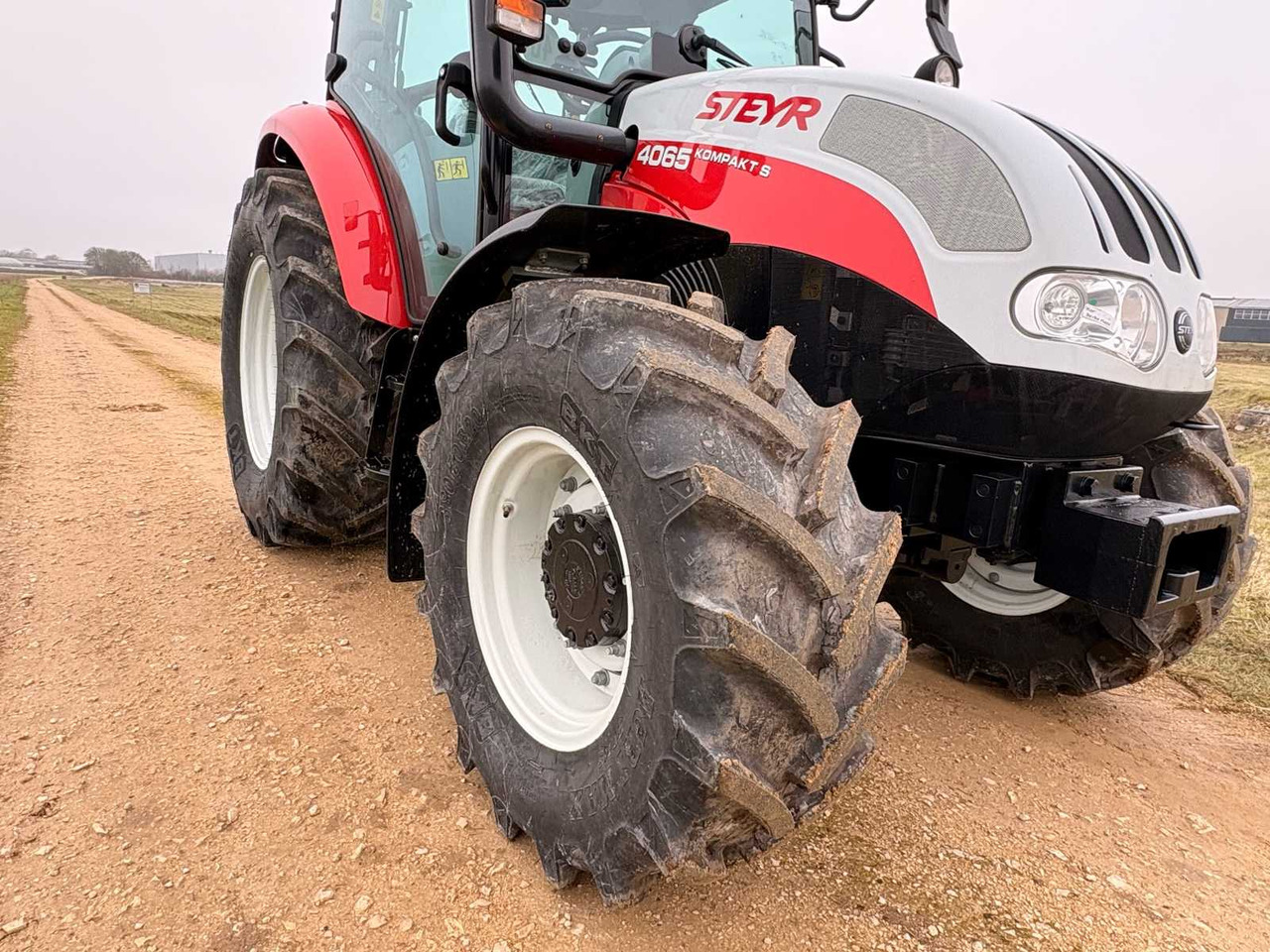 Tractor agricol STEYR 4065 S - COMPACT ALL-WHEEL DRIVE TRACTOR (2022): Foto 18 Tractor agricol STEYR 4065 S - COMPACT ALL-WHEEL DRIVE TRACTOR (2022): Foto 18