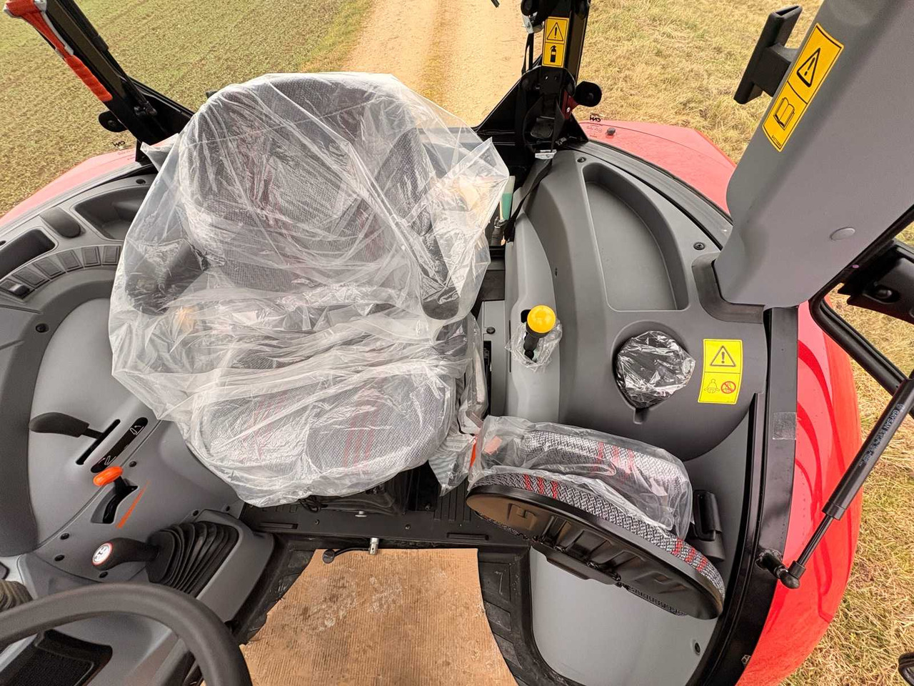 Tractor agricol STEYR 4065 S - COMPACT ALL-WHEEL DRIVE TRACTOR (2022): Foto 50 Tractor agricol STEYR 4065 S - COMPACT ALL-WHEEL DRIVE TRACTOR (2022): Foto 50