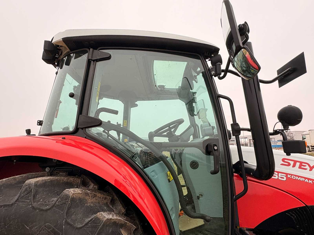 Tractor agricol STEYR 4065 S - COMPACT ALL-WHEEL DRIVE TRACTOR (2022): Foto 26 Tractor agricol STEYR 4065 S - COMPACT ALL-WHEEL DRIVE TRACTOR (2022): Foto 26