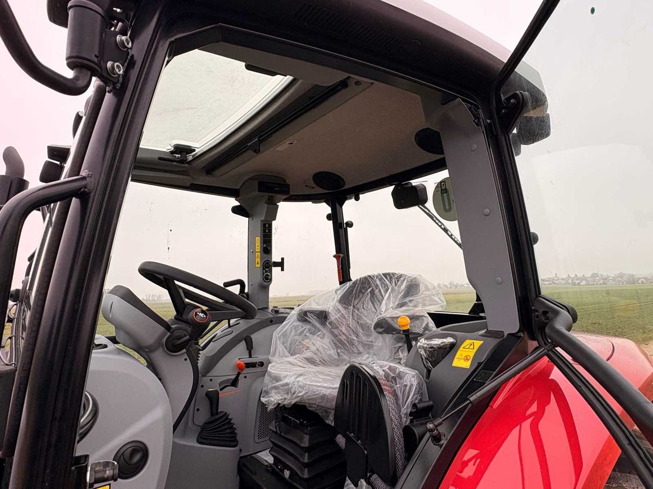 Tractor agricol STEYR 4065 S - COMPACT ALL-WHEEL DRIVE TRACTOR (2022): Foto 48 Tractor agricol STEYR 4065 S - COMPACT ALL-WHEEL DRIVE TRACTOR (2022): Foto 48