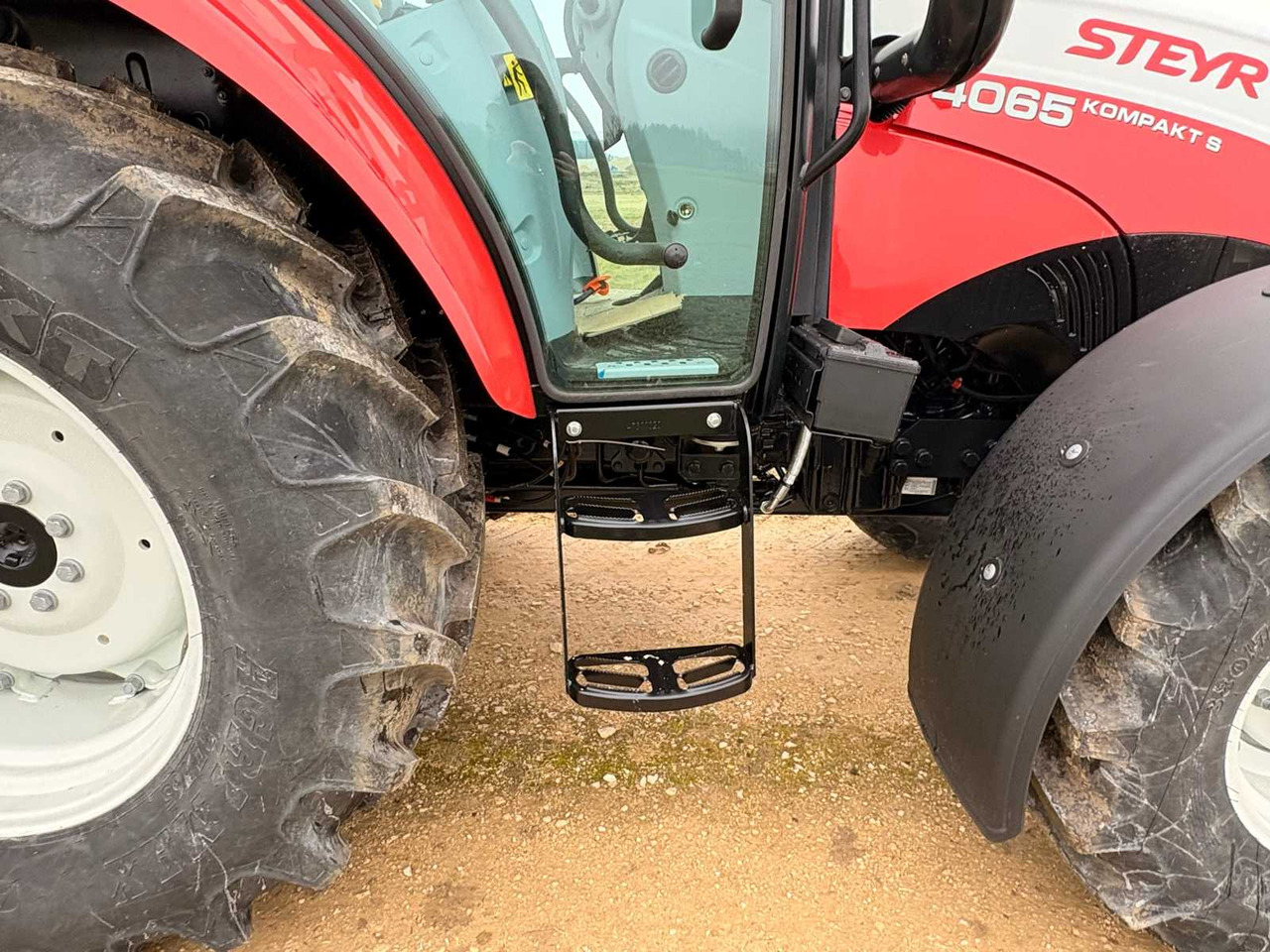 Tractor agricol STEYR 4065 S - COMPACT ALL-WHEEL DRIVE TRACTOR (2022): Foto 22 Tractor agricol STEYR 4065 S - COMPACT ALL-WHEEL DRIVE TRACTOR (2022): Foto 22