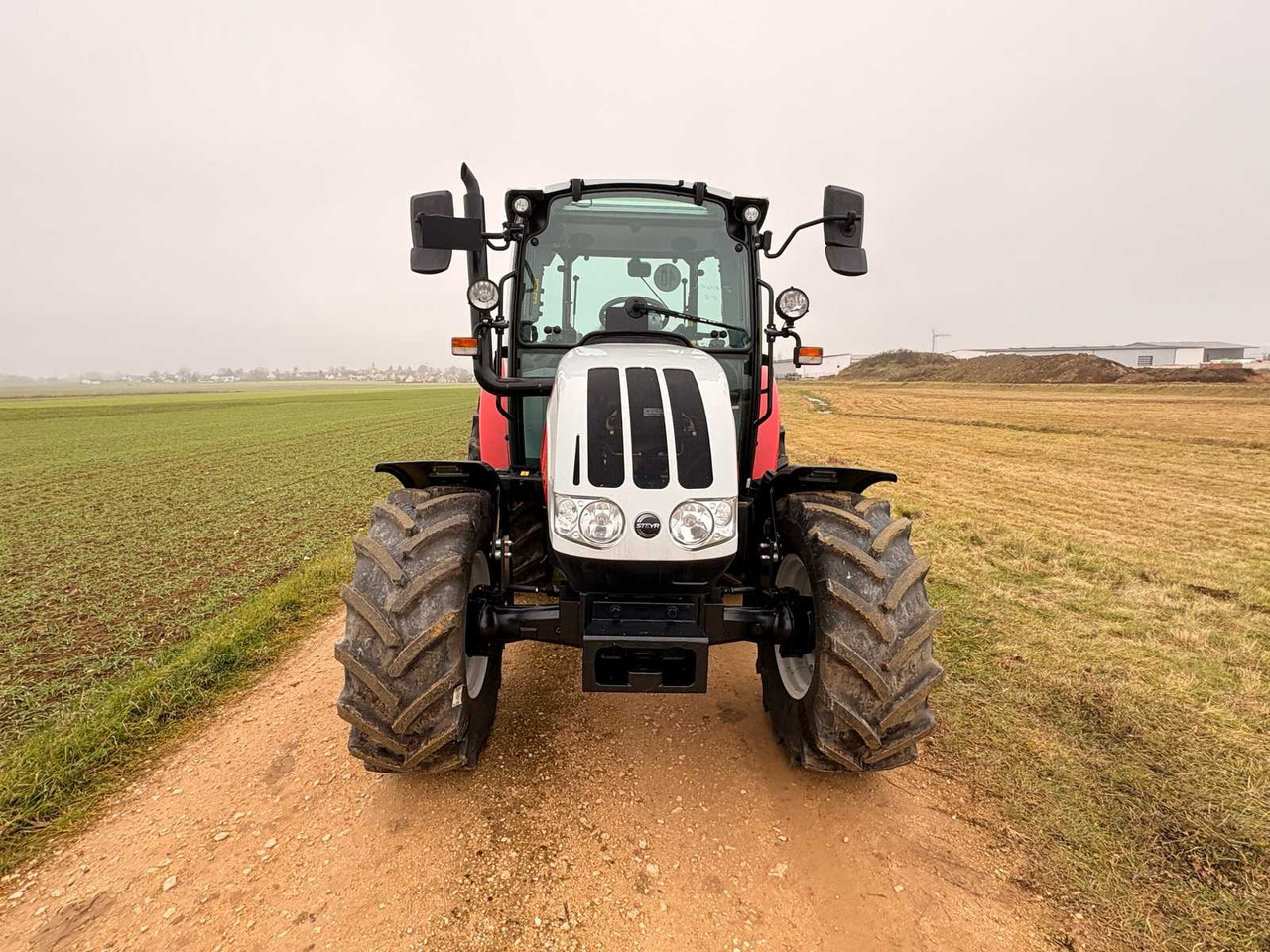 STEYR 4065 S - COMPACT ALL-WHEEL DRIVE TRACTOR (2022) - Tractor agricol: Foto 2 STEYR 4065 S - COMPACT ALL-WHEEL DRIVE TRACTOR (2022) - Tractor agricol: Foto 2